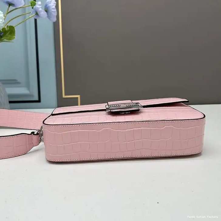 Cheap HOT Medium Bag Pink Re-Edition Leather Crocodile In Fendi Baguette 0327